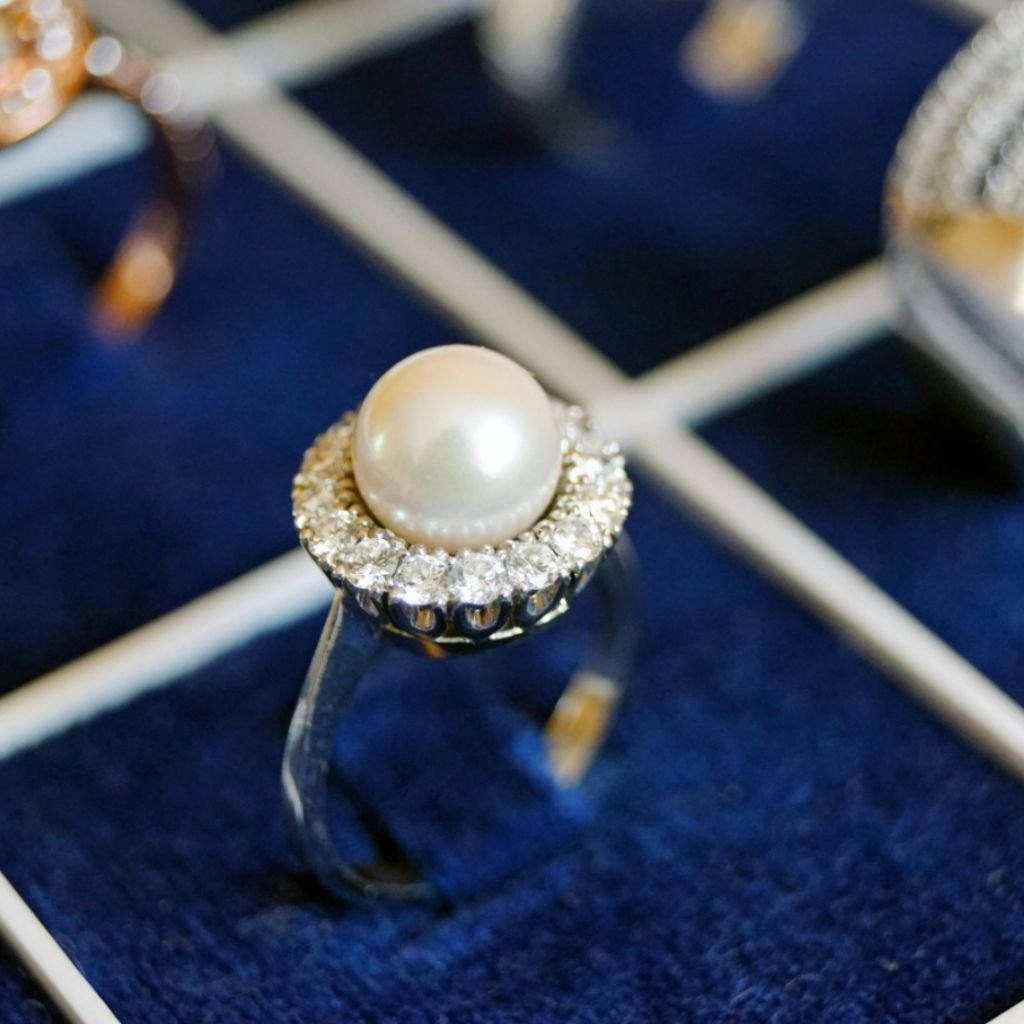 Gemstone Shop in Agarpara